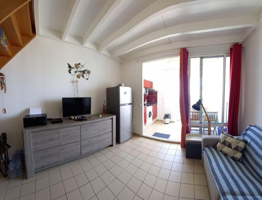 Studio La Belle Vue, vue mer, wifi, plage à 50m Le Moule Eksteriør bilde