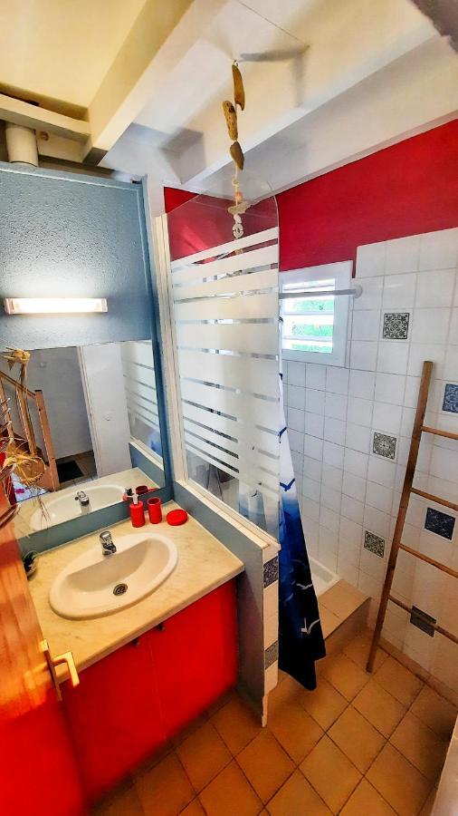 Studio La Belle Vue, vue mer, wifi, plage à 50m Le Moule Eksteriør bilde